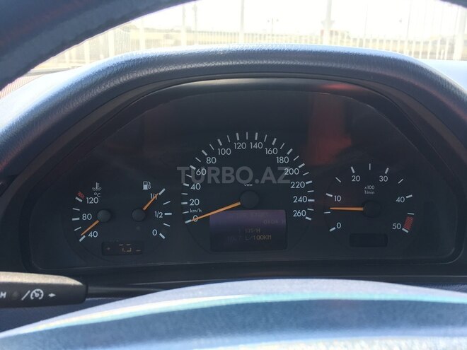 Mercedes E 270 2001, 347,876 km - 2.7 l - Bakı