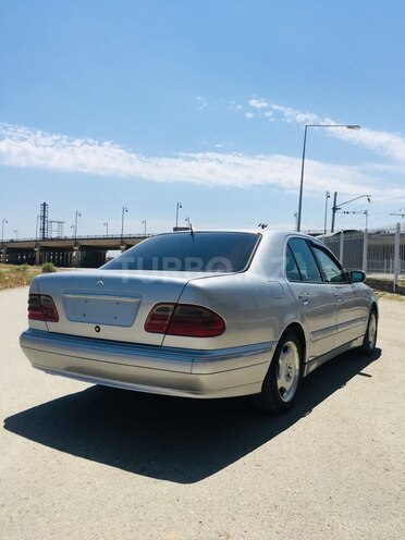 Mercedes E 270 2001, 347,876 km - 2.7 l - Bakı