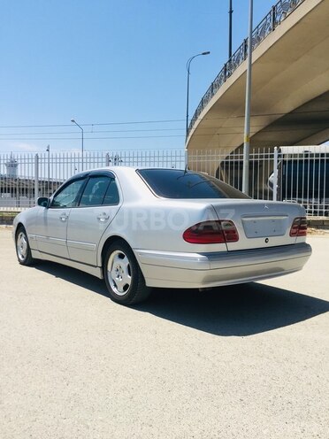 Mercedes E 270 2001, 347,876 km - 2.7 l - Bakı