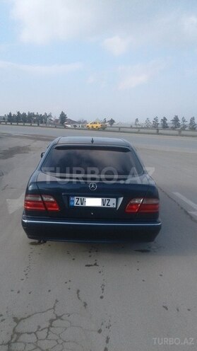 Mercedes E 320 2000, 324,250 km - 3.2 l - Bakı