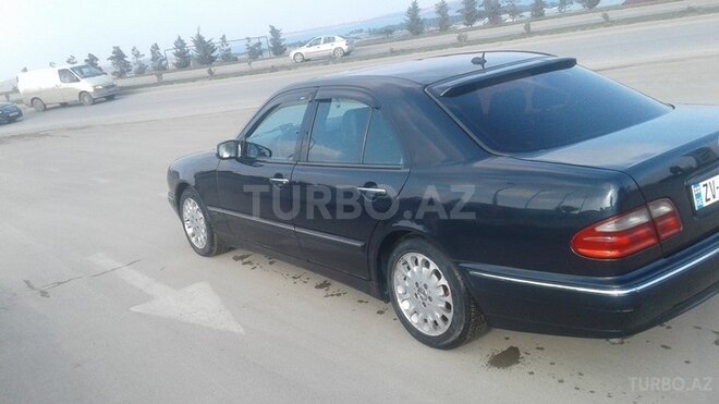 Mercedes E 320 2000, 324,250 km - 3.2 l - Bakı