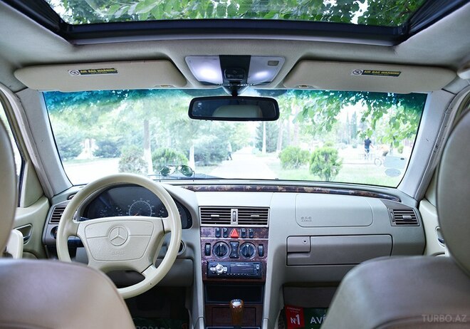 Mercedes C 230 1998, 285,000 km - 2.3 l - İmişli