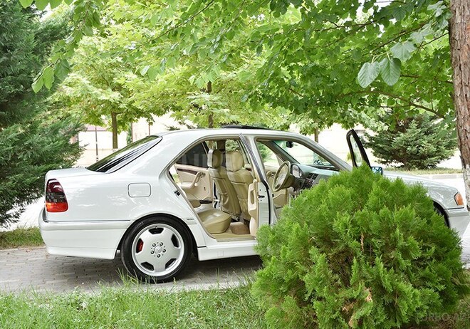 Mercedes C 230 1998, 285,000 km - 2.3 l - İmişli