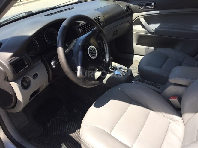 Volkswagen Passat 2002, 132,000 km - 1.8 l - Bakı