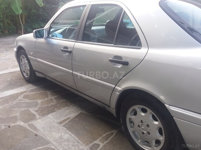 Mercedes C 180 1995, 385,000 km - 1.8 л - Tovuz