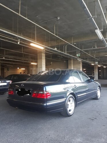 Mercedes E 240 1999, 332,900 km - 2.4 l - Bakı