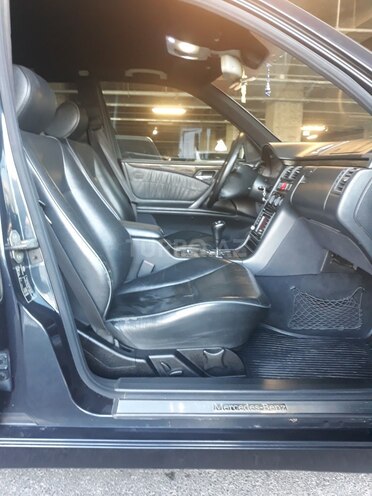 Mercedes E 240 1999, 332,900 km - 2.4 l - Bakı