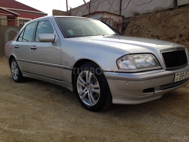 Mercedes C 240 2000, 213,000 km - 2.4 л - Bakı