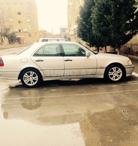 Mercedes C 240 2000, 213,000 km - 2.4 л - Bakı