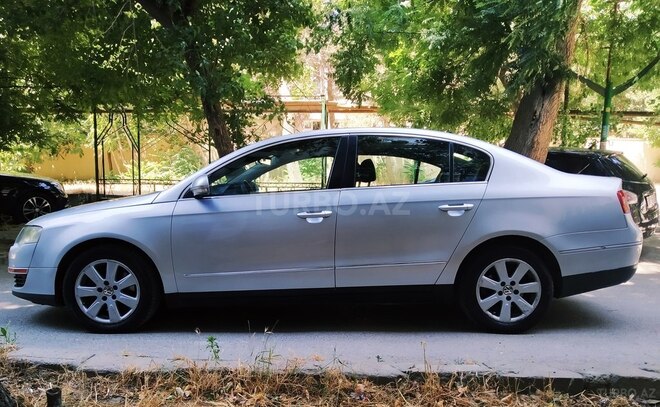 Volkswagen Passat 2005, 260,000 km - 2.0 л - Bakı