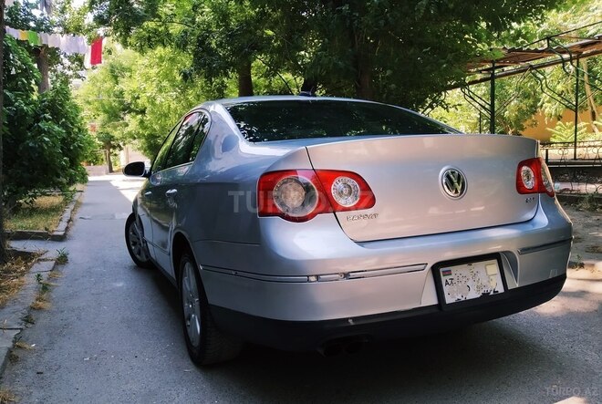 Volkswagen Passat 2005, 260,000 km - 2.0 л - Bakı