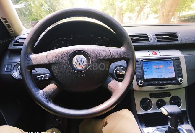 Volkswagen Passat 2005, 260,000 km - 2.0 л - Bakı