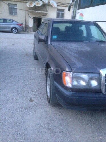 Mercedes E 200 1990, 456,332 km - 0.2 l - Bakı
