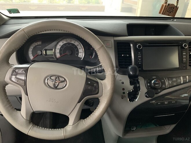 Toyota Sienna 2011, 40,000 km - 3.5 л - Gəncə