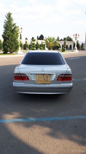 Mercedes E 200 2000, 135,058 km - 2.0 l - Gəncə