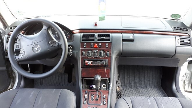 Mercedes E 200 2000, 135,058 km - 2.0 l - Gəncə