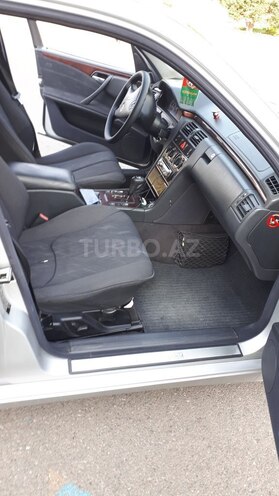 Mercedes E 200 2000, 135,058 km - 2.0 l - Gəncə