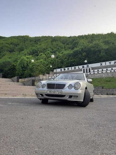 Mercedes E 240 2000, 306,818 km - 2.6 l - Şəki