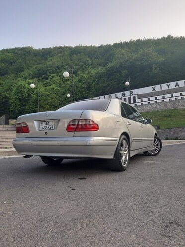 Mercedes E 240 2000, 306,818 km - 2.6 l - Şəki