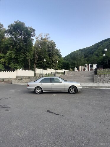 Mercedes E 240 2000, 306,818 km - 2.6 l - Şəki