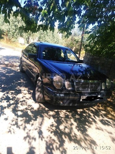 Mercedes E 280 1996, 380,315 km - 2.8 л - Bakı