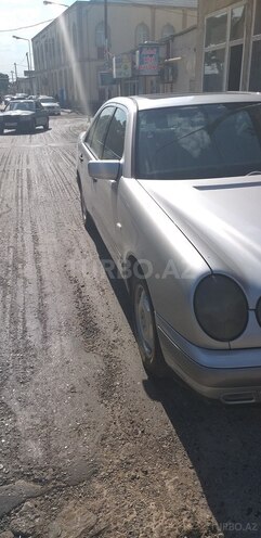 Mercedes E 220 1999, 125,000 km - 2.2 l - Bakı