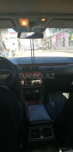 Mercedes E 220 1999, 125,000 km - 2.2 l - Bakı