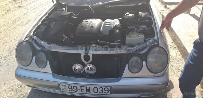 Mercedes E 220 1999, 125,000 km - 2.2 l - Bakı