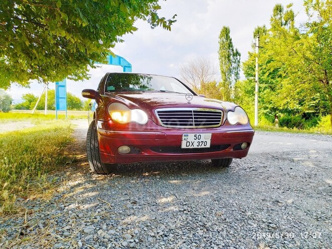 Mercedes C 240 2002, 400,000 km - 2.4 л - Ucar