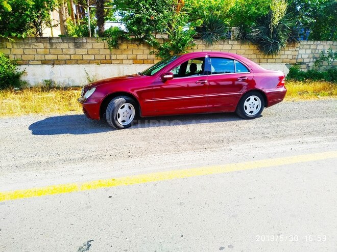 Mercedes C 240 2002, 400,000 km - 2.4 л - Ucar
