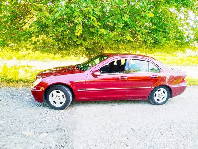 Mercedes C 240 2002, 400,000 km - 2.4 л - Ucar