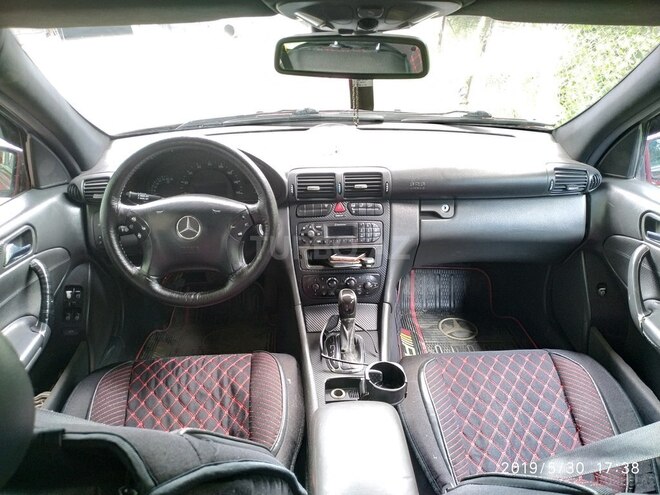 Mercedes C 240 2002, 400,000 km - 2.4 л - Ucar