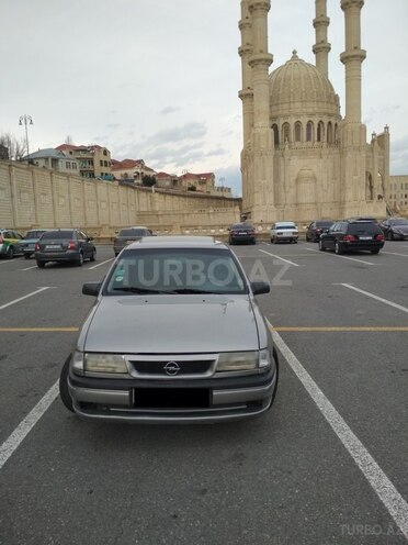 Opel Vectra 1995, 32,560 km - 2.0 l - Bakı