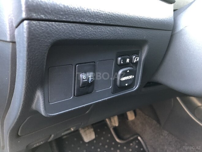 Toyota Corolla 2011, 91,000 km - 1.4 л - Bakı