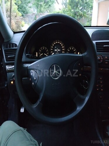 Mercedes E 260 2002, 179,650 km - 2.6 л - Qax