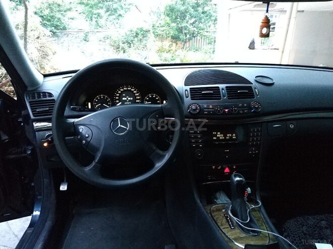 Mercedes E 260 2002, 179,650 km - 2.6 л - Qax