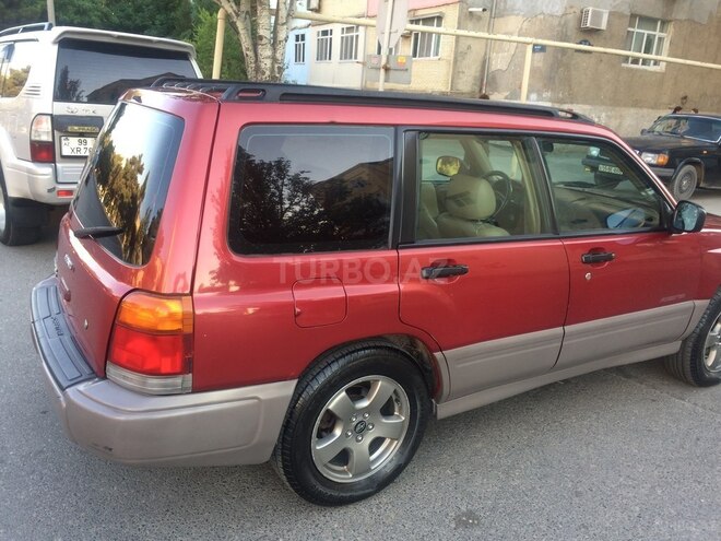 Subaru Forester 2001, 221,041 km - 2.0 l - Bakı