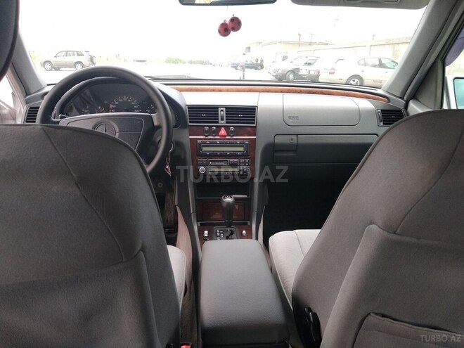 Mercedes C 200 1997, 306,278 km - 2.0 l - Bakı