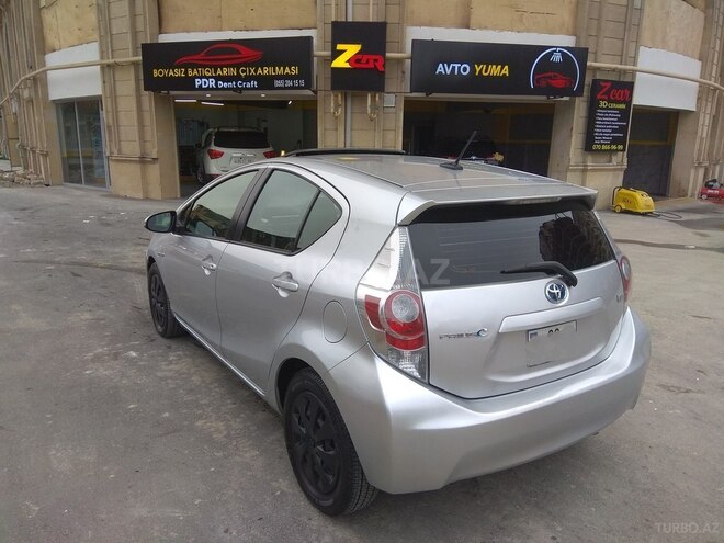 Toyota Prius C 2012, 95,000 km - 1.5 l - Bakı