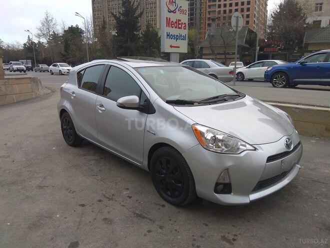 Toyota Prius C 2012, 95,000 km - 1.5 l - Bakı