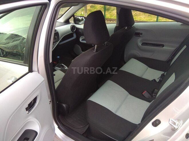 Toyota Prius C 2012, 95,000 km - 1.5 l - Bakı