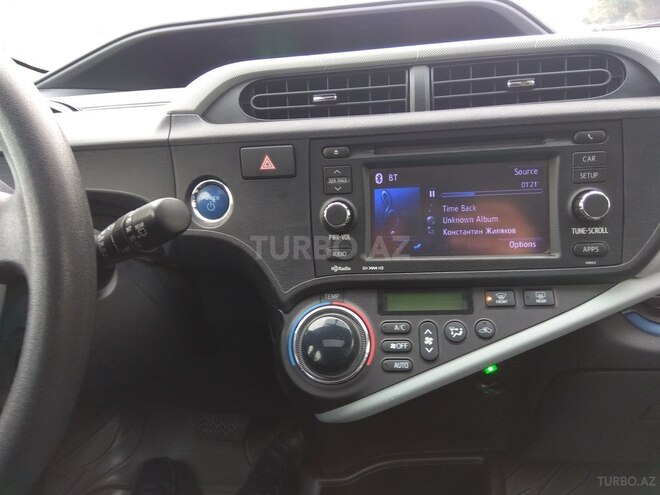 Toyota Prius C 2012, 95,000 km - 1.5 l - Bakı