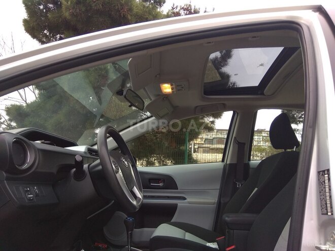 Toyota Prius C 2012, 95,000 km - 1.5 l - Bakı