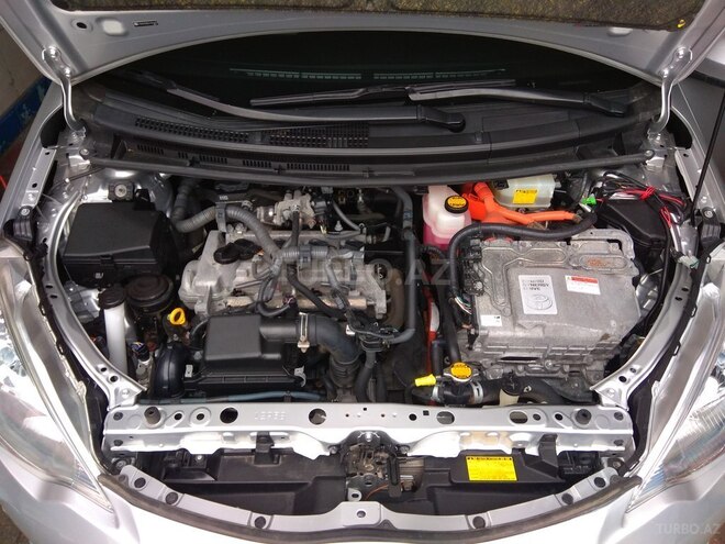 Toyota Prius C 2012, 95,000 km - 1.5 l - Bakı