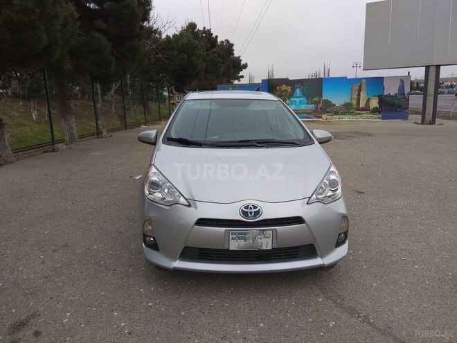 Toyota Prius C 2012, 95,000 km - 1.5 l - Bakı