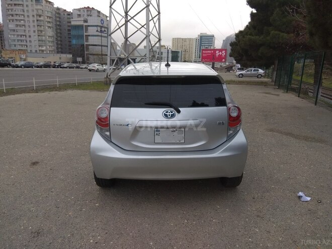 Toyota Prius C 2012, 95,000 km - 1.5 l - Bakı