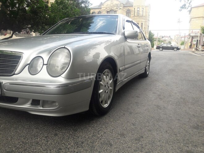 Mercedes E 240 2000, 241,000 km - 2.6 l - Bakı