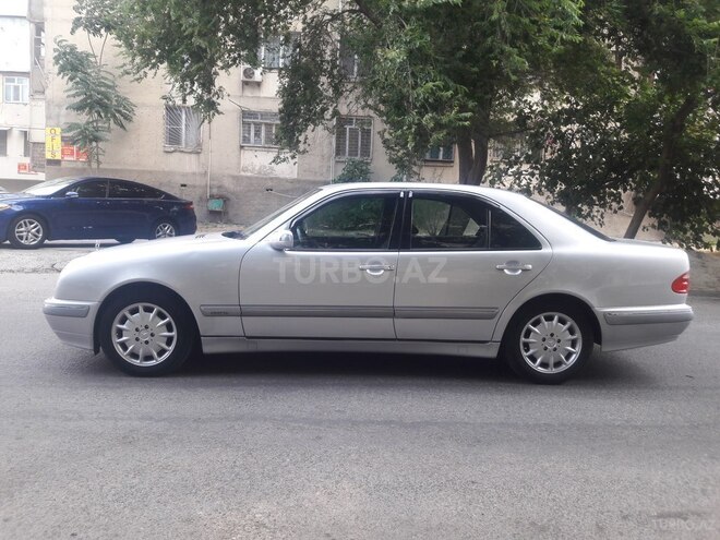 Mercedes E 240 2000, 241,000 km - 2.6 l - Bakı