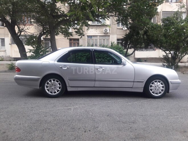 Mercedes E 240 2000, 241,000 km - 2.6 l - Bakı