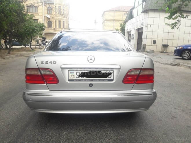 Mercedes E 240 2000, 241,000 km - 2.6 l - Bakı